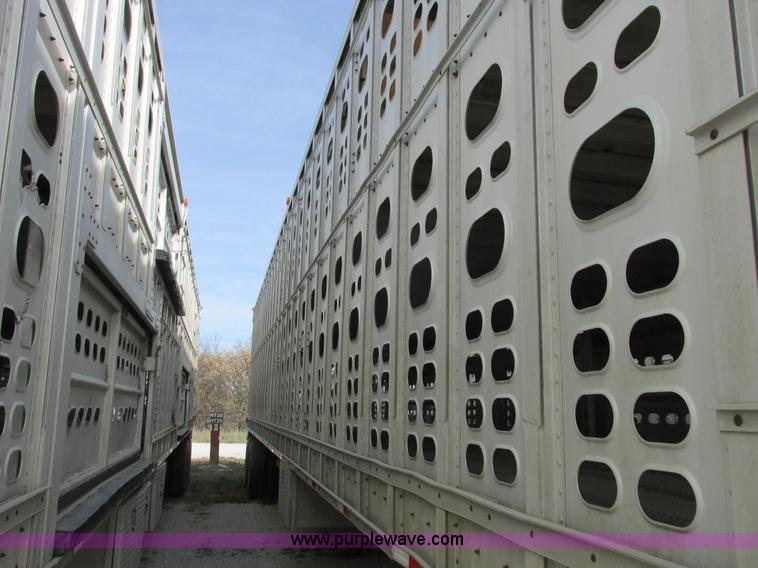 image for item I8897 2001 Wilson PSAL-303P aluminum livestock trailer