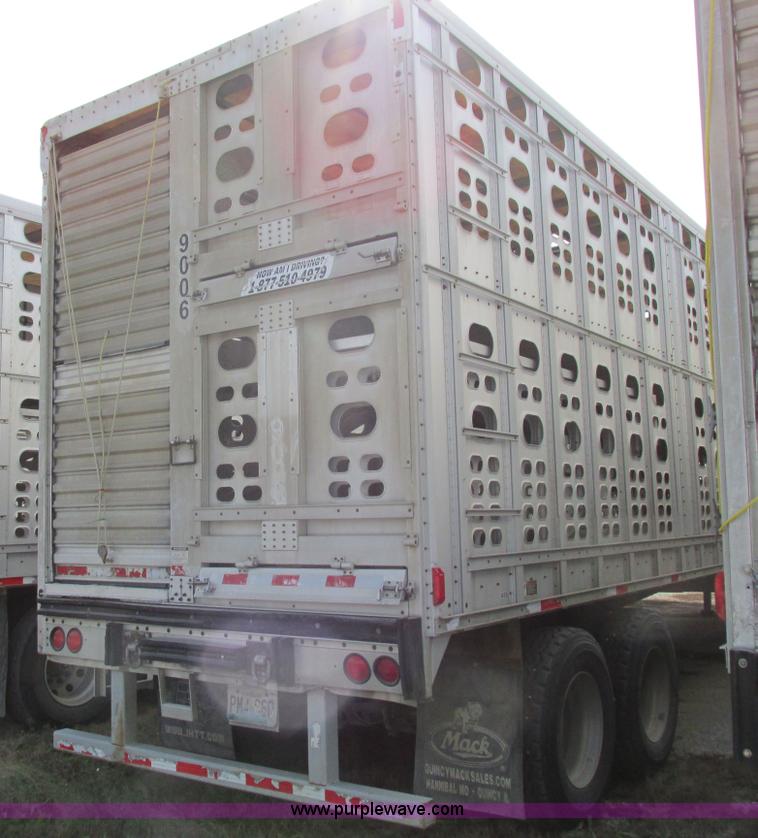 image for item I8897 2001 Wilson PSAL-303P aluminum livestock trailer