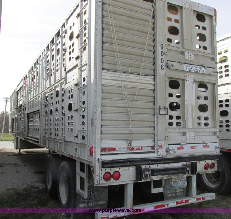 image for item I8897 2001 Wilson PSAL-303P aluminum livestock trailer