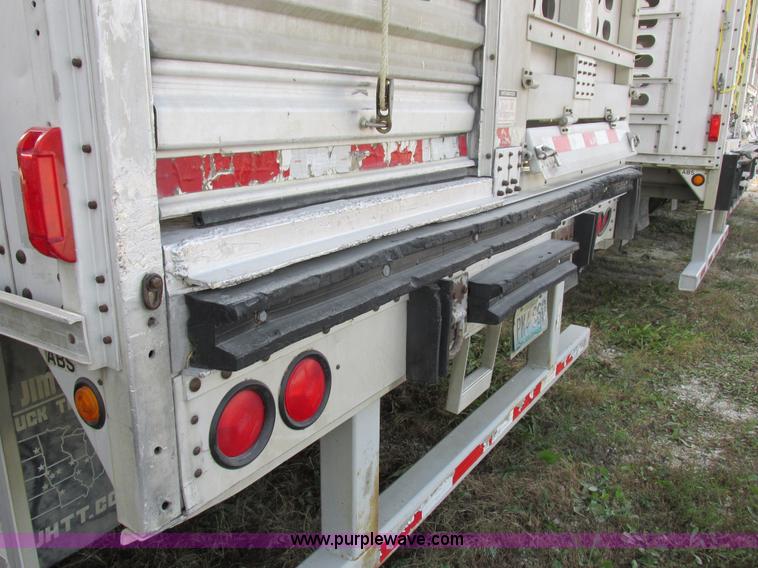 image for item I8897 2001 Wilson PSAL-303P aluminum livestock trailer