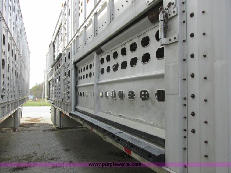 image for item I8897 2001 Wilson PSAL-303P aluminum livestock trailer