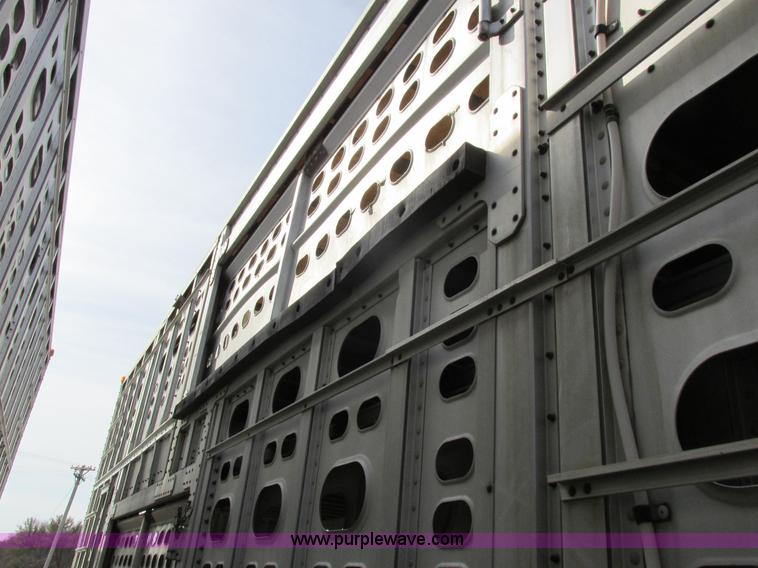 image for item I8897 2001 Wilson PSAL-303P aluminum livestock trailer