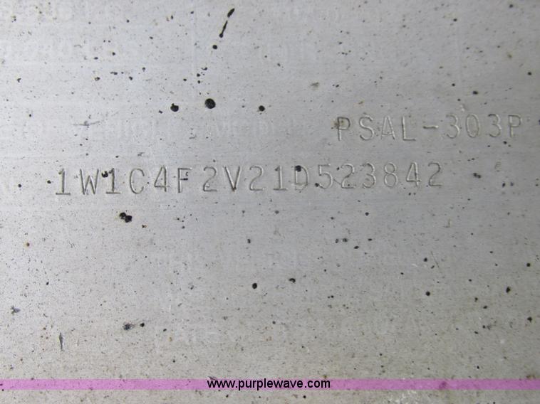 image for item I8897 2001 Wilson PSAL-303P aluminum livestock trailer