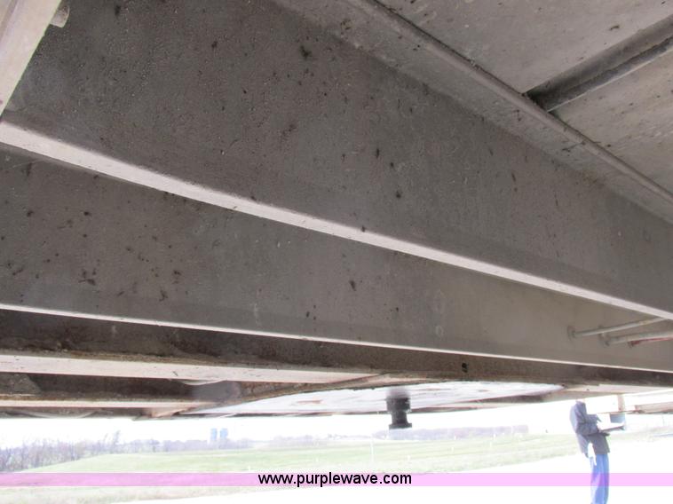 image for item I8897 2001 Wilson PSAL-303P aluminum livestock trailer