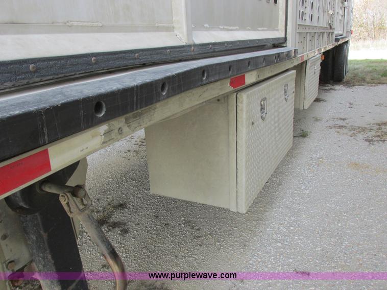 image for item I8897 2001 Wilson PSAL-303P aluminum livestock trailer