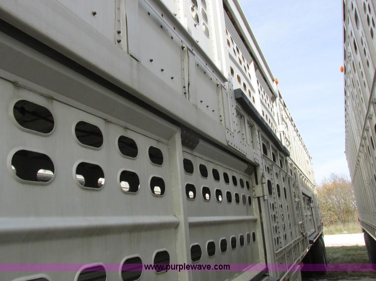 image for item I8897 2001 Wilson PSAL-303P aluminum livestock trailer