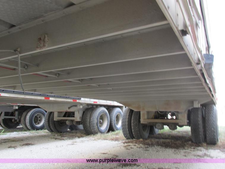 image for item I8897 2001 Wilson PSAL-303P aluminum livestock trailer