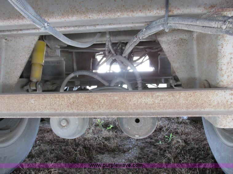 image for item I8897 2001 Wilson PSAL-303P aluminum livestock trailer