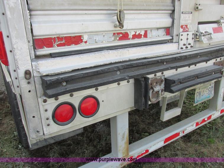 image for item I8897 2001 Wilson PSAL-303P aluminum livestock trailer