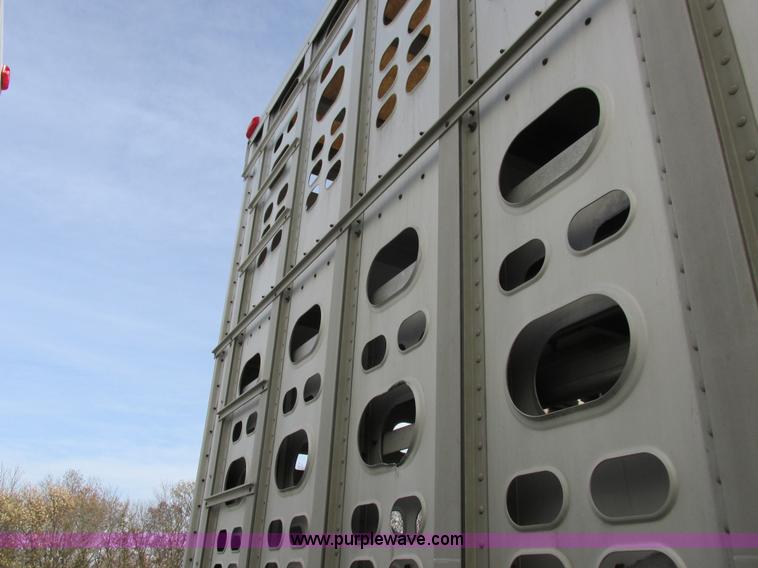 image for item I8897 2001 Wilson PSAL-303P aluminum livestock trailer