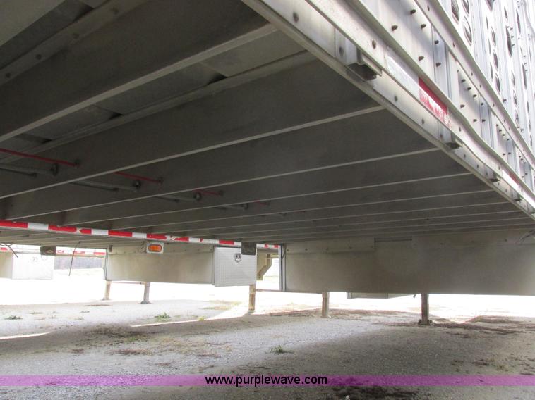 image for item I8897 2001 Wilson PSAL-303P aluminum livestock trailer