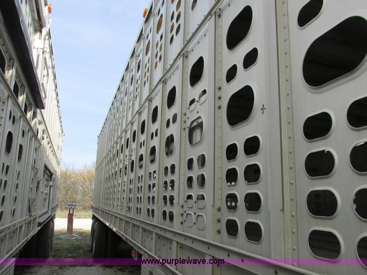 image for item I8897 2001 Wilson PSAL-303P aluminum livestock trailer