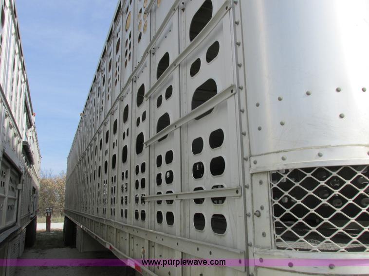 image for item I8897 2001 Wilson PSAL-303P aluminum livestock trailer