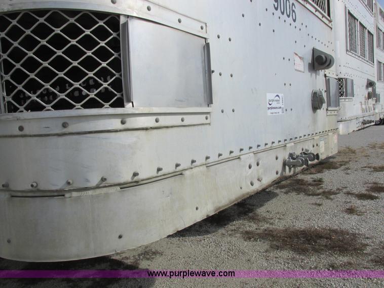 image for item I8897 2001 Wilson PSAL-303P aluminum livestock trailer