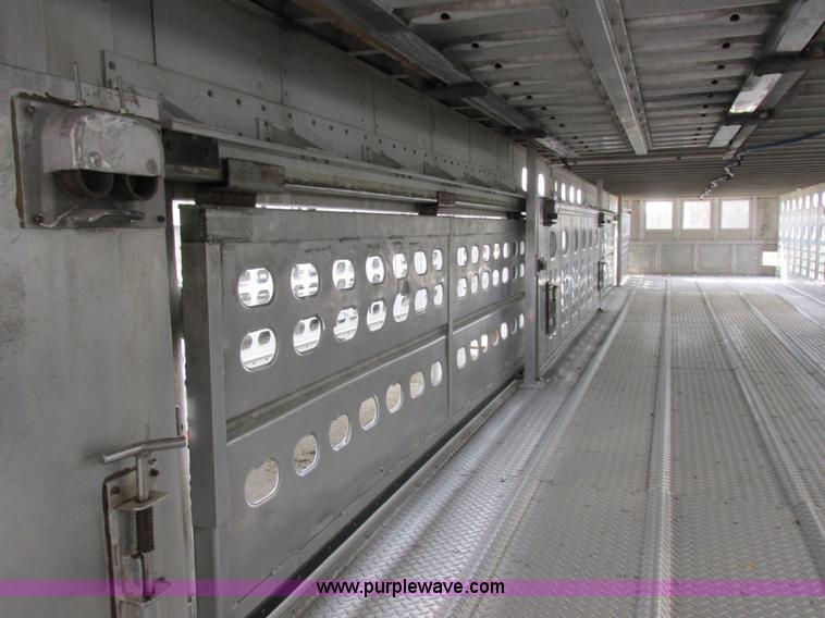 image for item I8897 2001 Wilson PSAL-303P aluminum livestock trailer