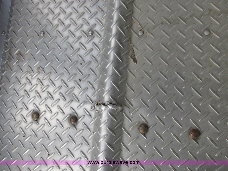 image for item I8897 2001 Wilson PSAL-303P aluminum livestock trailer