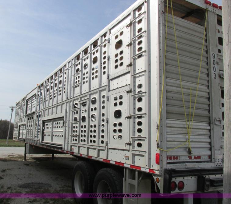 image for item I8898 2001 Wilson PSAL-303P aluminum livestock trailer