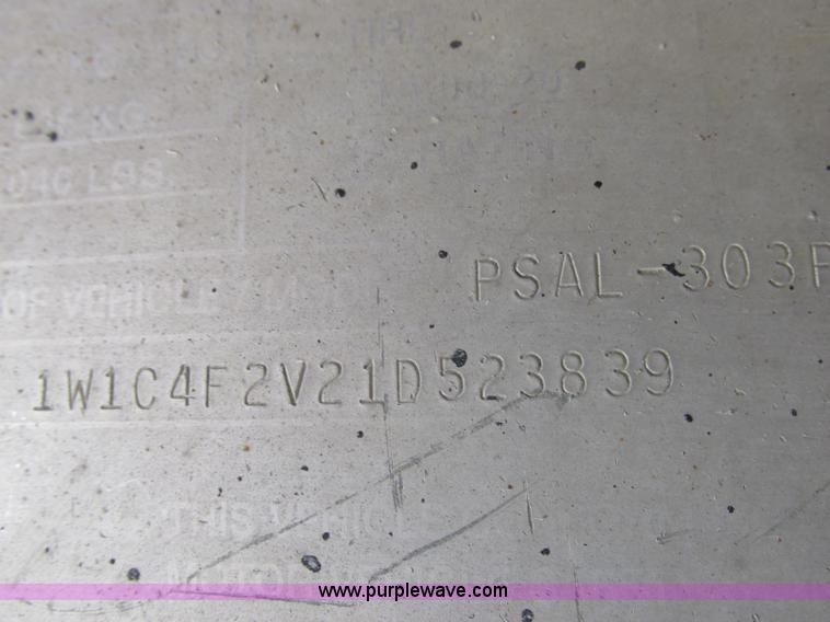 image for item I8898 2001 Wilson PSAL-303P aluminum livestock trailer