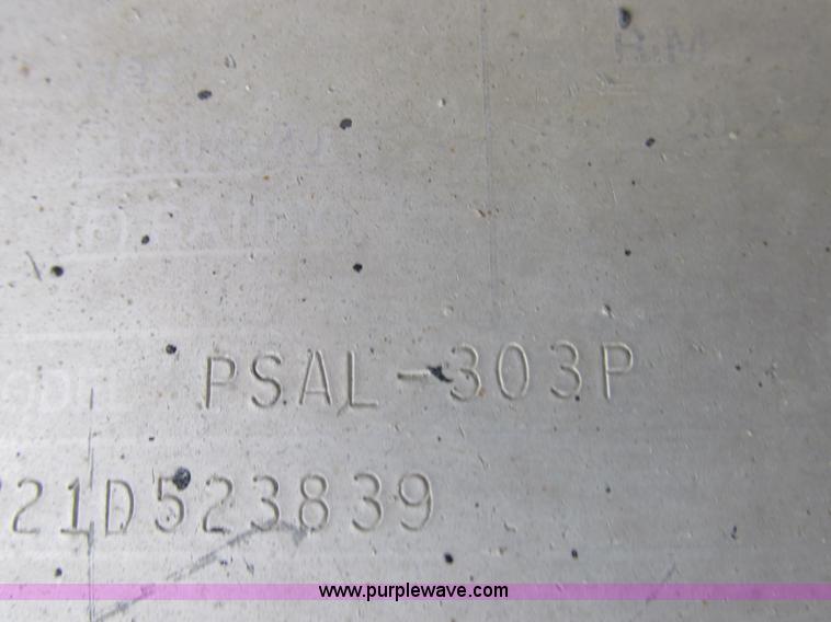 image for item I8898 2001 Wilson PSAL-303P aluminum livestock trailer