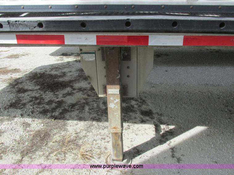 image for item I8898 2001 Wilson PSAL-303P aluminum livestock trailer