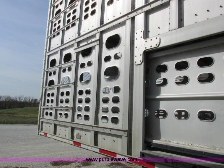 image for item I8898 2001 Wilson PSAL-303P aluminum livestock trailer