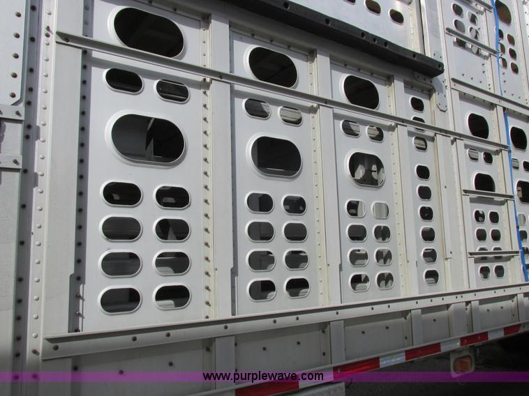 image for item I8898 2001 Wilson PSAL-303P aluminum livestock trailer