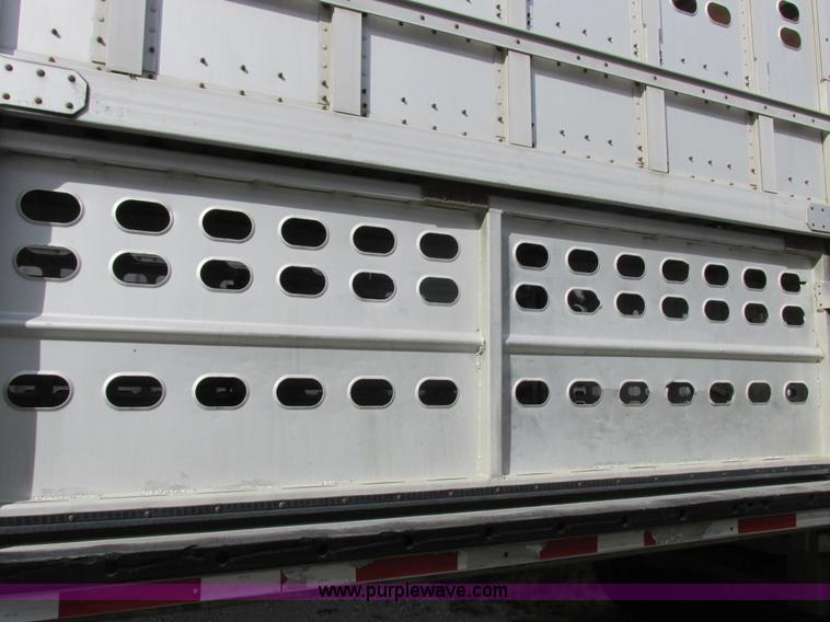 image for item I8898 2001 Wilson PSAL-303P aluminum livestock trailer
