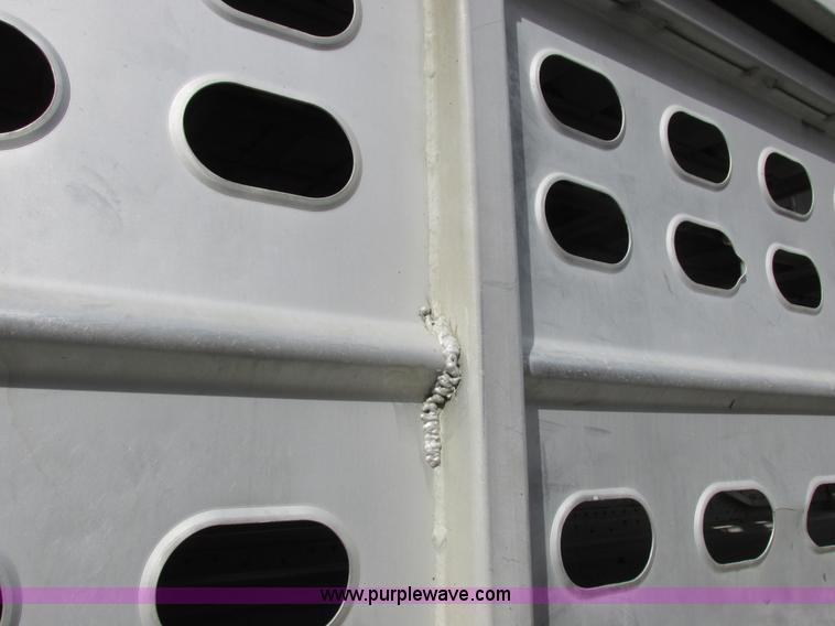 image for item I8898 2001 Wilson PSAL-303P aluminum livestock trailer