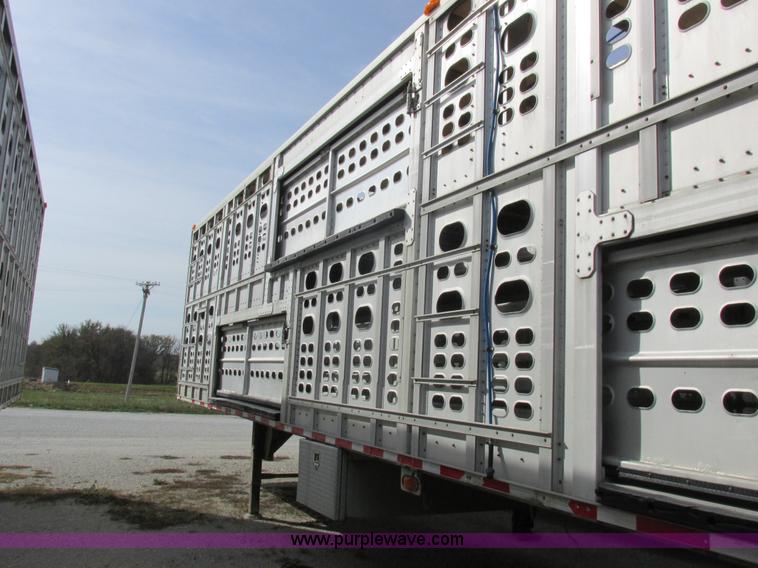 image for item I8898 2001 Wilson PSAL-303P aluminum livestock trailer