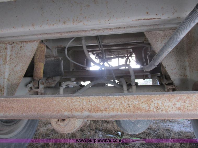 image for item I8898 2001 Wilson PSAL-303P aluminum livestock trailer