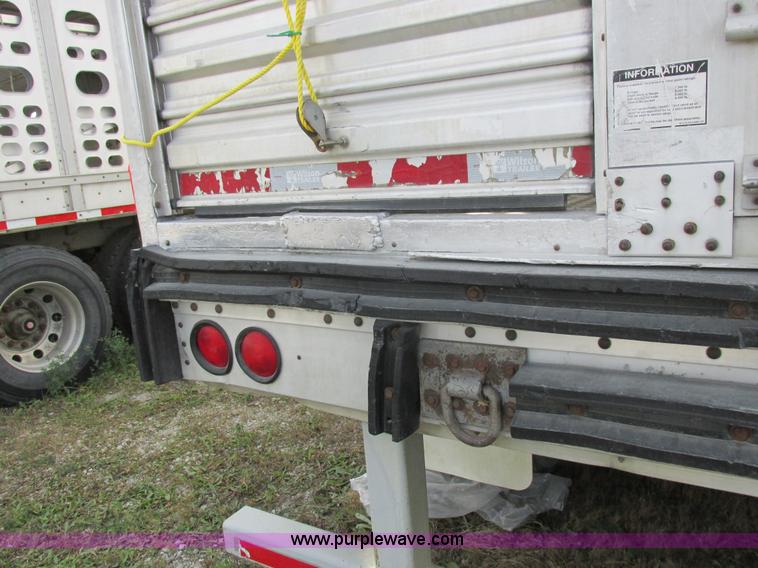 image for item I8898 2001 Wilson PSAL-303P aluminum livestock trailer