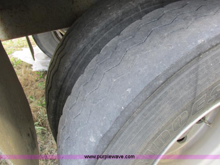 image for item I8898 2001 Wilson PSAL-303P aluminum livestock trailer