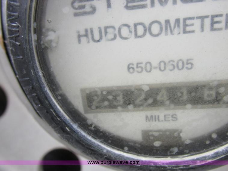 image for item I8898 2001 Wilson PSAL-303P aluminum livestock trailer