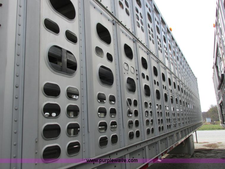 image for item I8898 2001 Wilson PSAL-303P aluminum livestock trailer