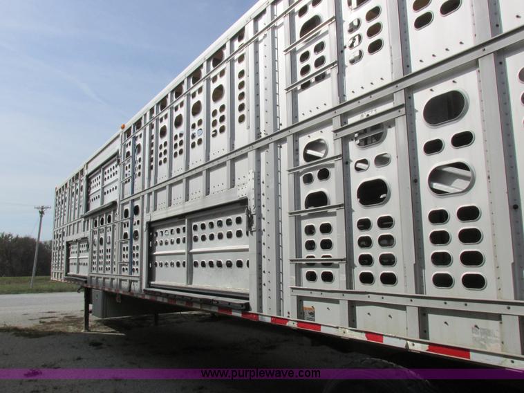 image for item I8898 2001 Wilson PSAL-303P aluminum livestock trailer