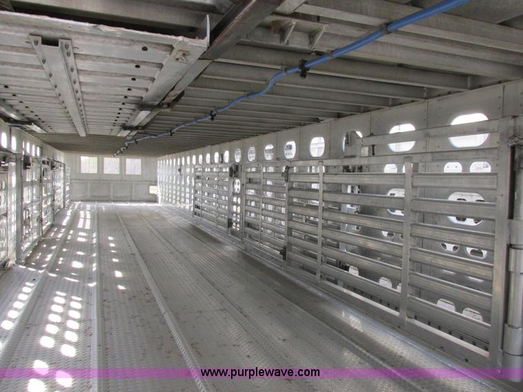 image for item I8898 2001 Wilson PSAL-303P aluminum livestock trailer