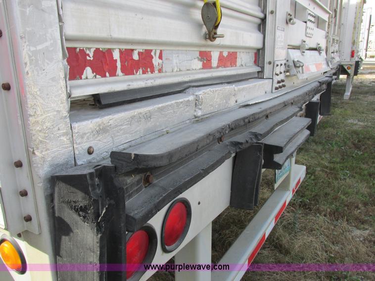 image for item I8898 2001 Wilson PSAL-303P aluminum livestock trailer