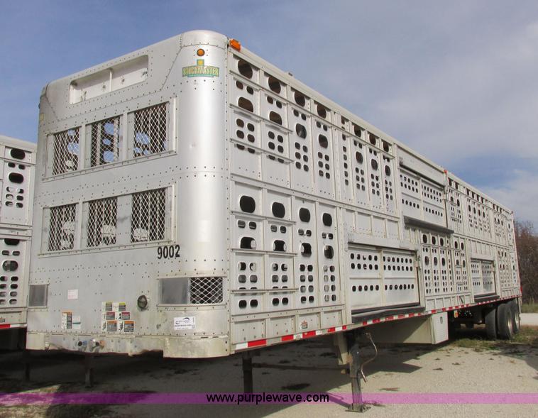 image for item I8899 2001 Wilson PSAL-303P aluminum livestock trailer