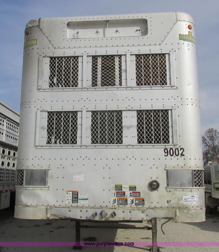 image for item I8899 2001 Wilson PSAL-303P aluminum livestock trailer