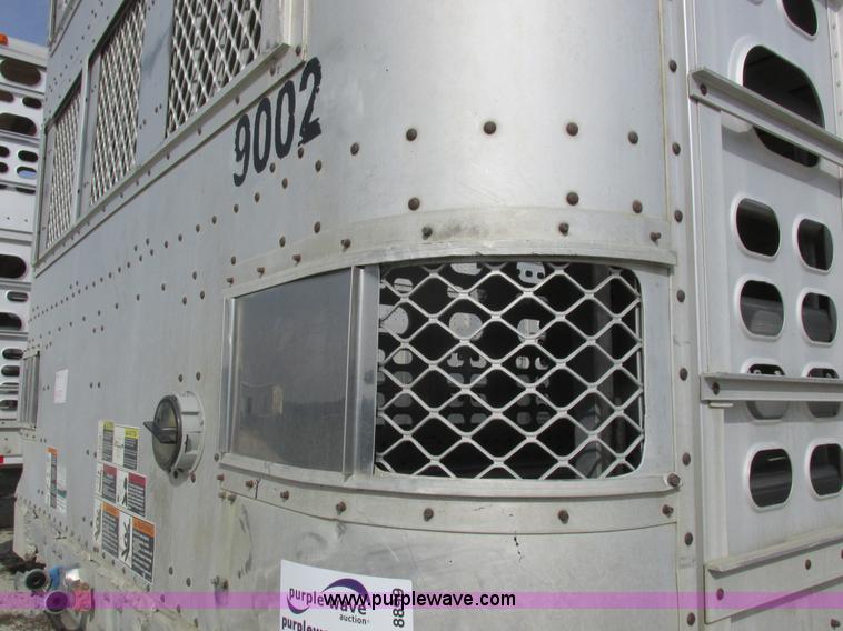 image for item I8899 2001 Wilson PSAL-303P aluminum livestock trailer