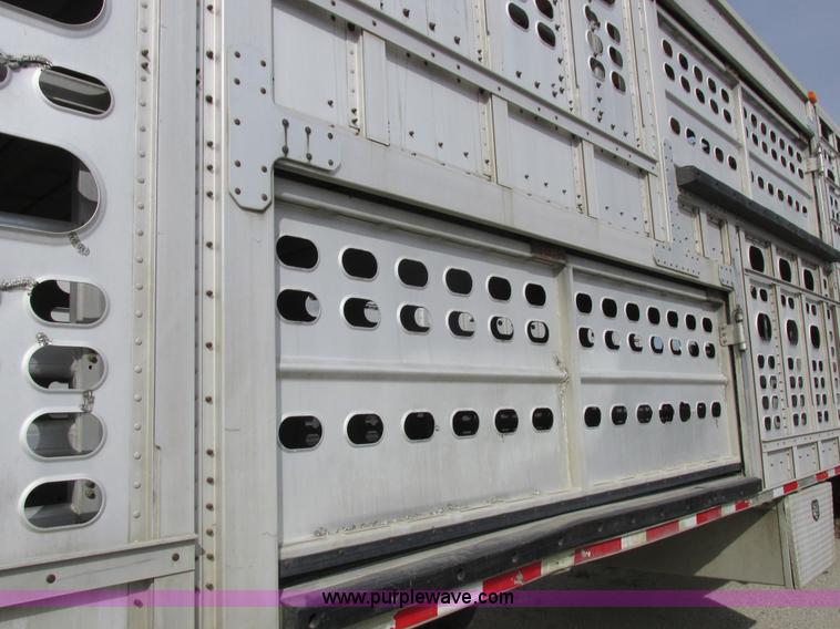 image for item I8899 2001 Wilson PSAL-303P aluminum livestock trailer