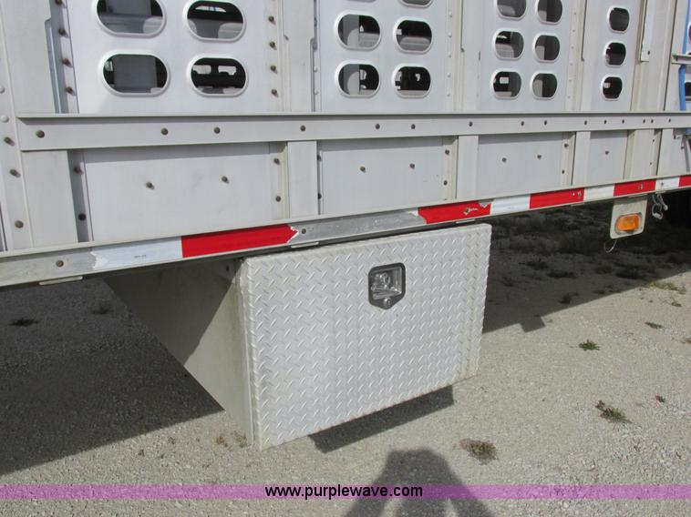 image for item I8899 2001 Wilson PSAL-303P aluminum livestock trailer