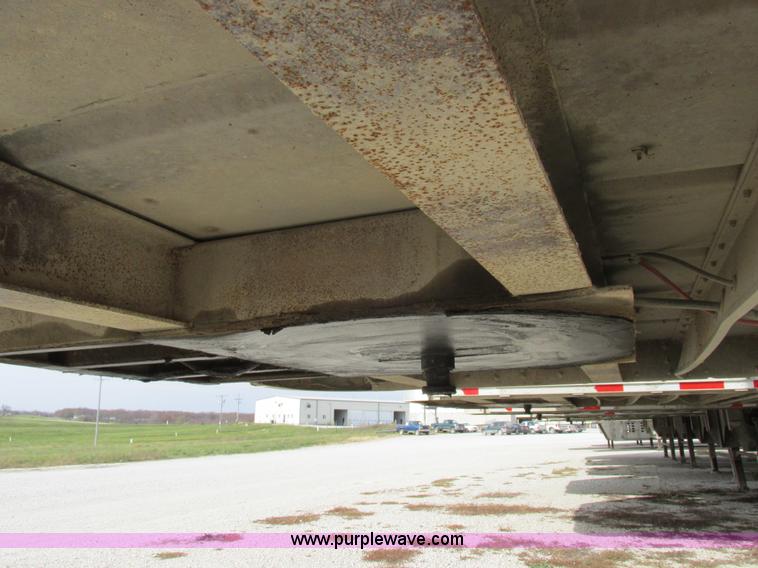 image for item I8899 2001 Wilson PSAL-303P aluminum livestock trailer