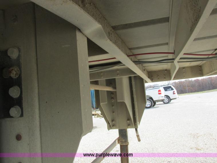 image for item I8899 2001 Wilson PSAL-303P aluminum livestock trailer