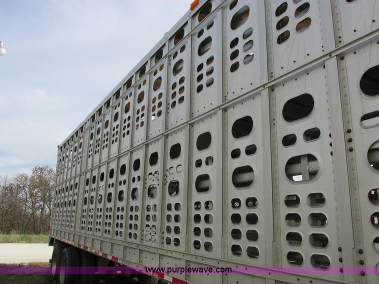 image for item I8899 2001 Wilson PSAL-303P aluminum livestock trailer