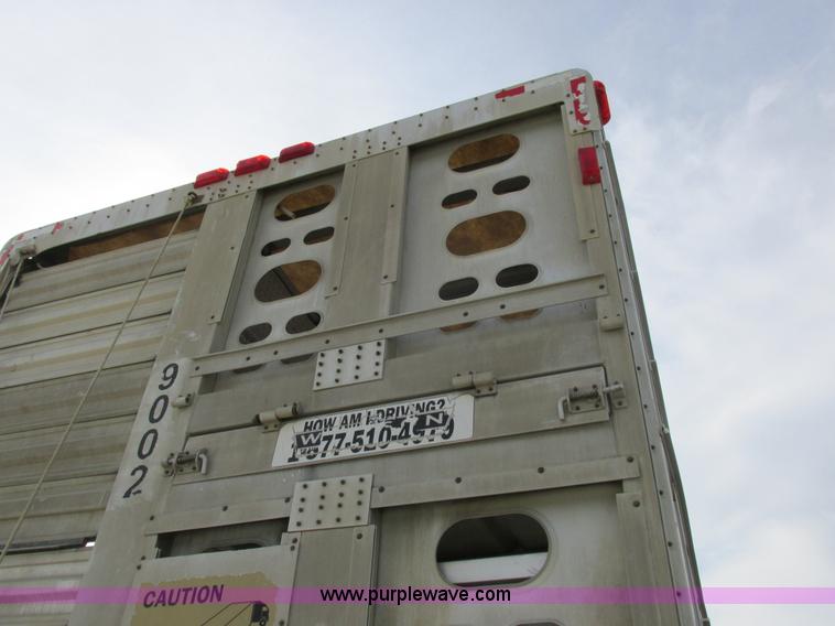 image for item I8899 2001 Wilson PSAL-303P aluminum livestock trailer