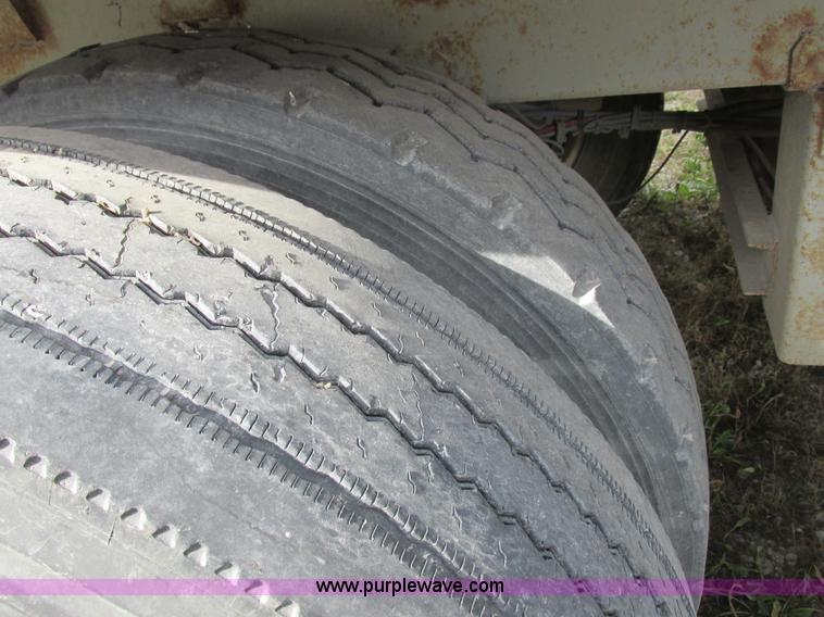 image for item I8899 2001 Wilson PSAL-303P aluminum livestock trailer