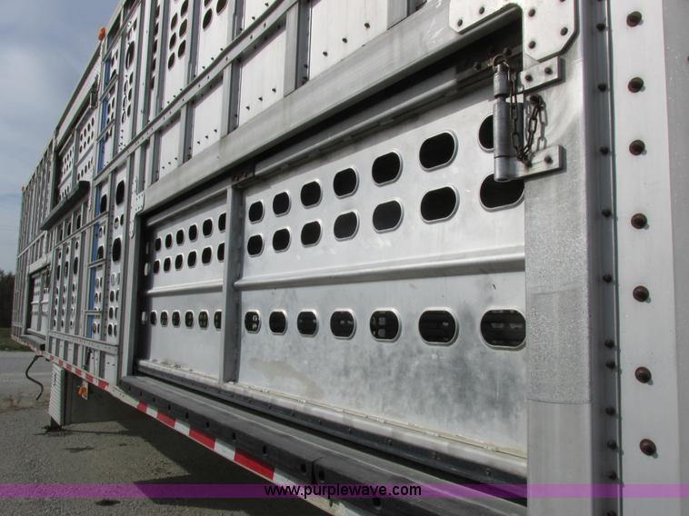 image for item I8899 2001 Wilson PSAL-303P aluminum livestock trailer
