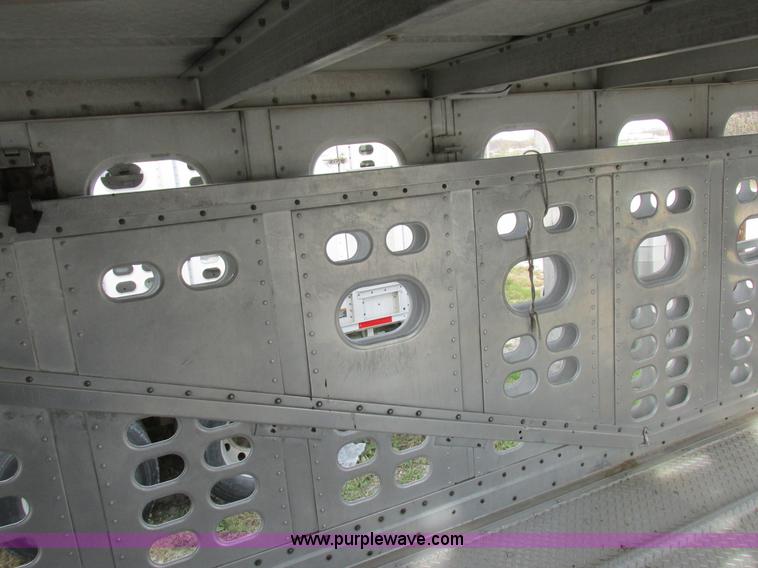 image for item I8899 2001 Wilson PSAL-303P aluminum livestock trailer