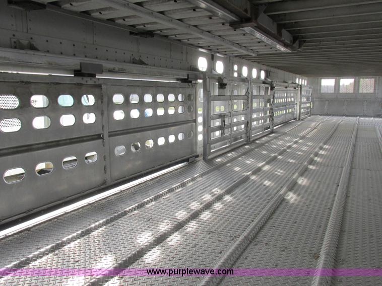 image for item I8899 2001 Wilson PSAL-303P aluminum livestock trailer